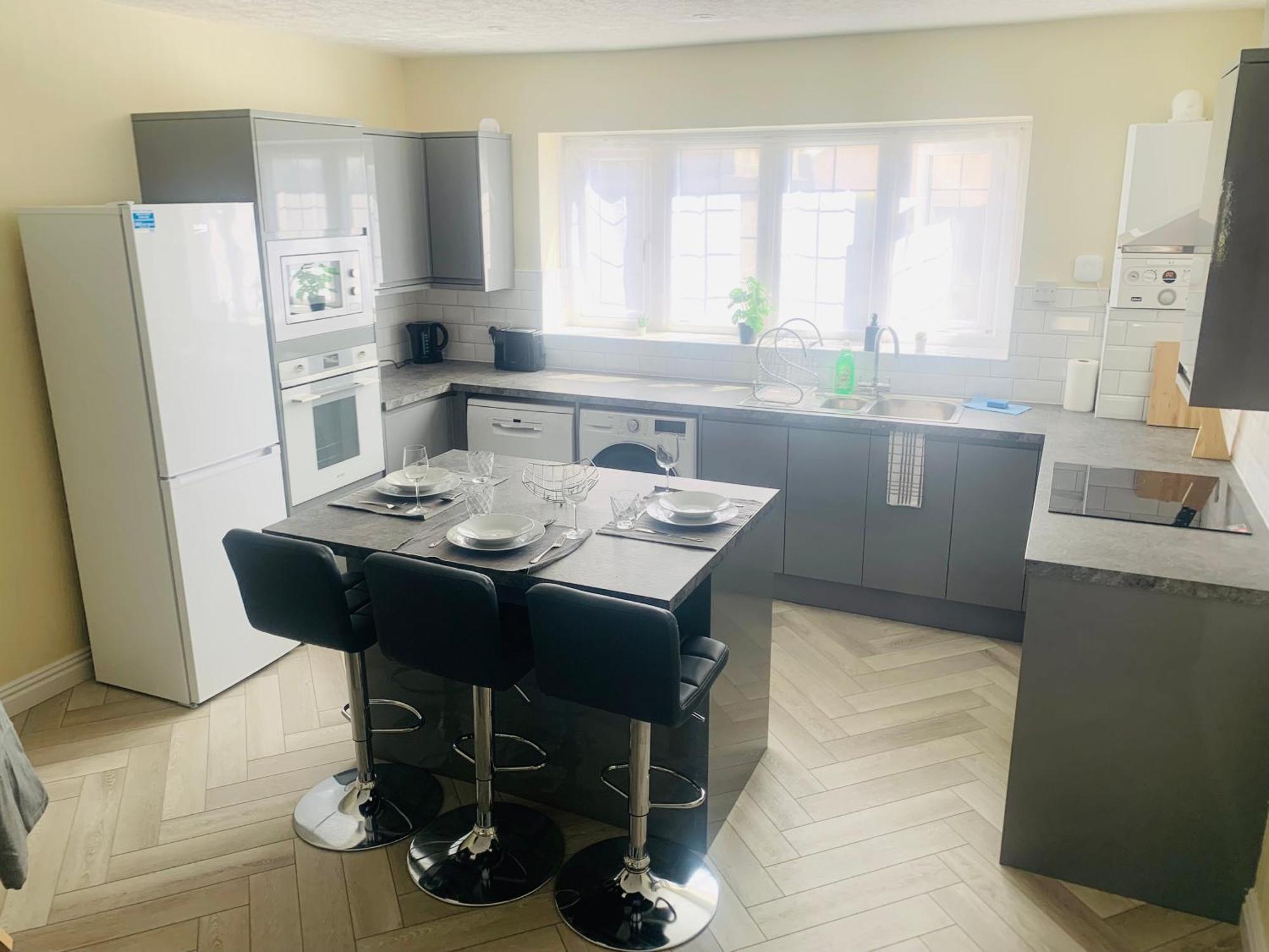 Newly Renovated, Modern 3 Bed Apartment Walmersley Exterior photo